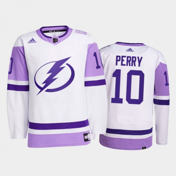 Tampa Bay Lightning 2021 HockeyFightsCancer Corey Perry White #10 Primegreen Jersey